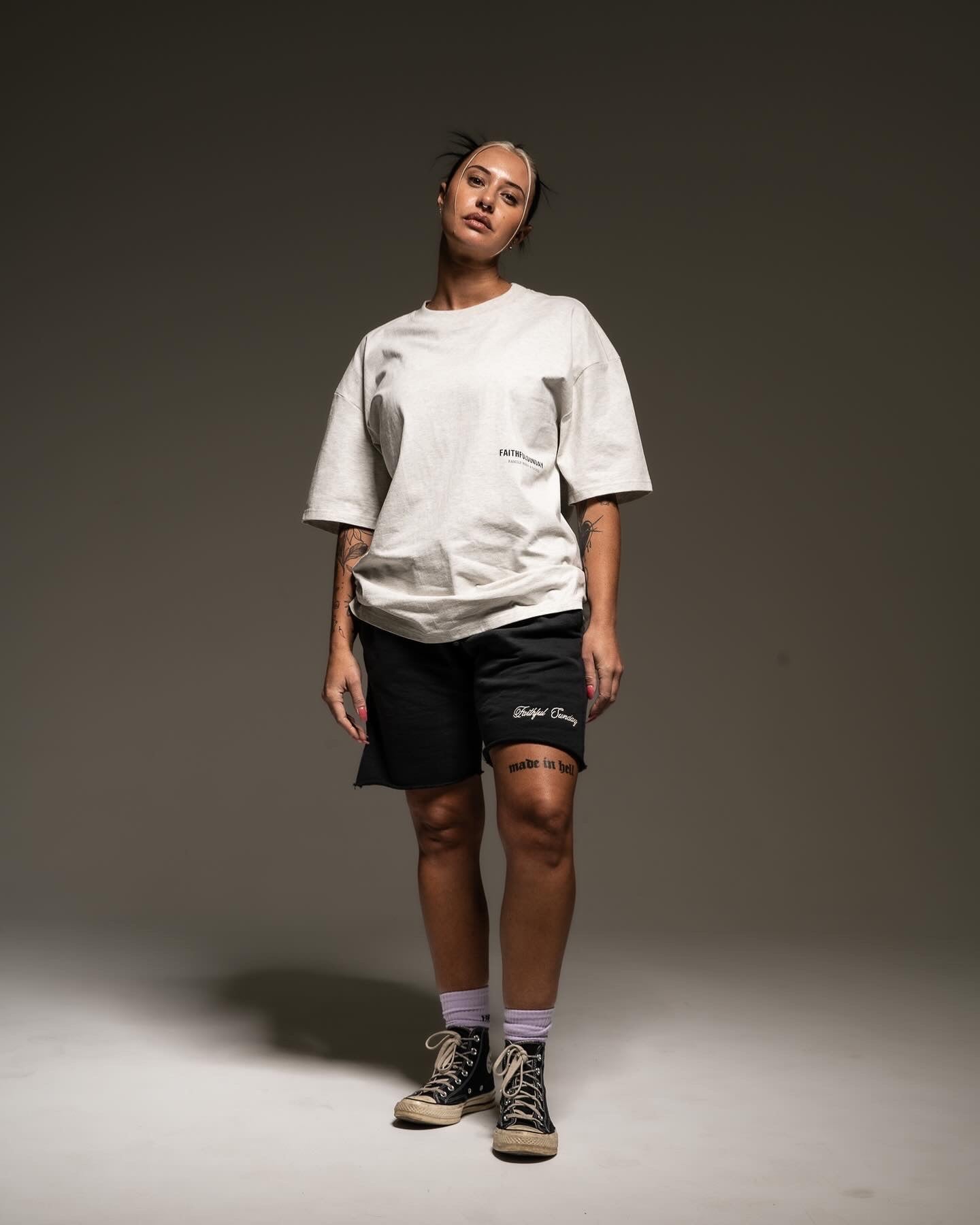 FAMILY BORN AND RAISED - WHITE MARLE TEE