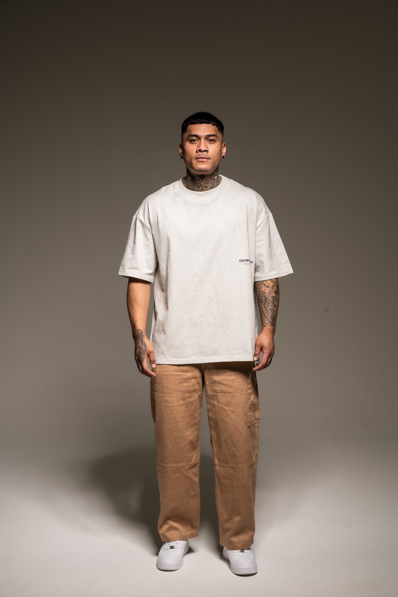 FAMILY BORN AND RAISED - WHITE MARLE TEE