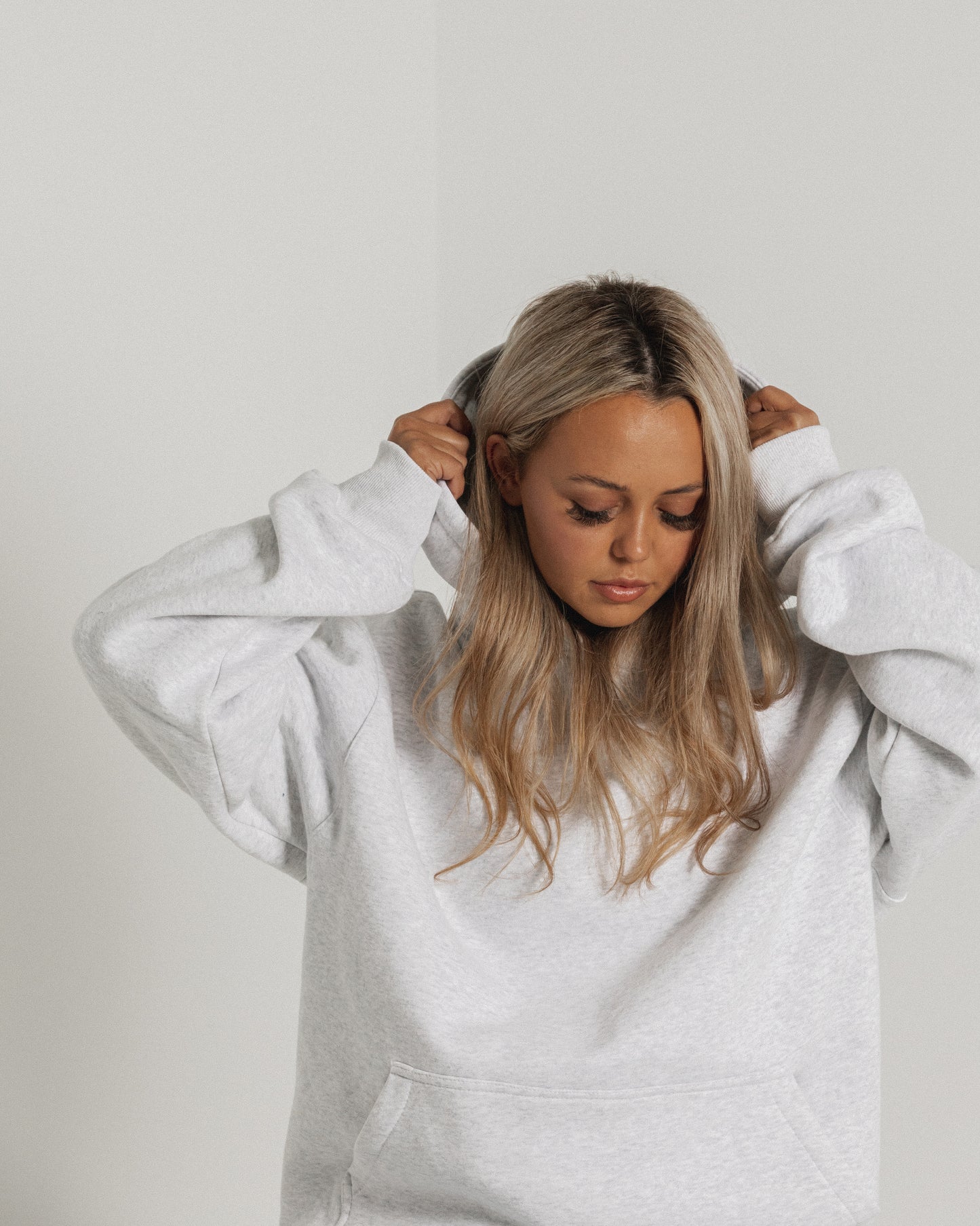 'SUNDAY' WHITE MARLE HOOD